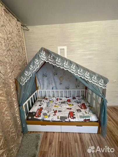 Кроватка детская из массива дерева