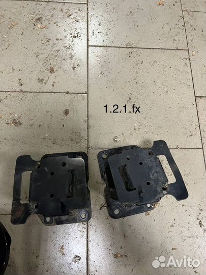 Кронштейн заднего усилителя бампера Infiniti Qx70