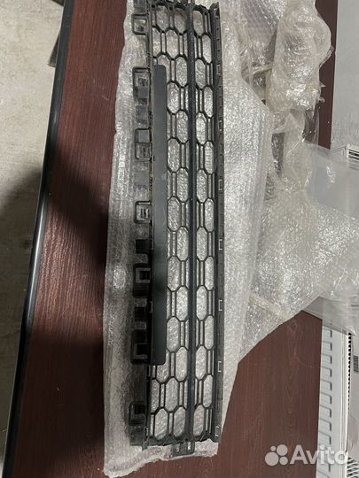 Нижняя решетка бампера