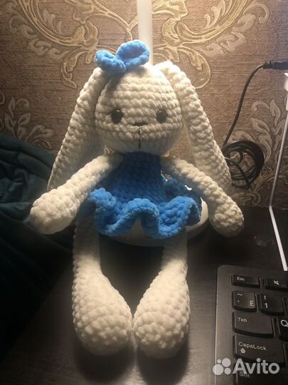 Вязанная зайка Лилу