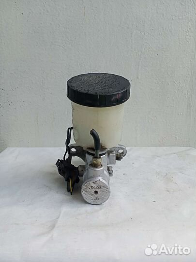 Главный тормозной цилиндр Мазда демио