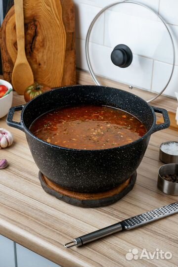 Набор кастрюль и сковородок с крышками