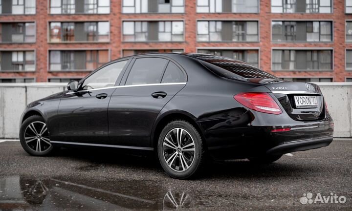 Аренда Mercedes-Benz E-класс W213/S213/C238/A238 (2016—2021) от одной минуты в Москве