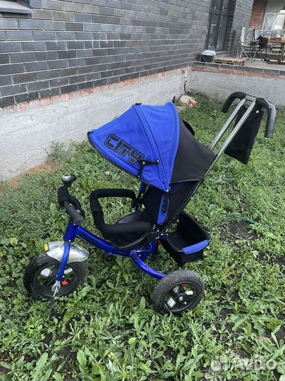 Трехколесный велосипед