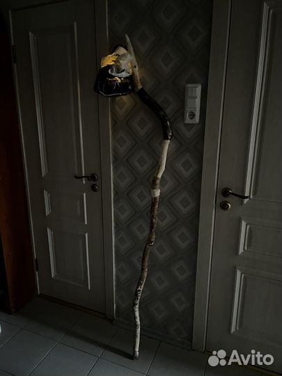 Посох ручной работы с лампочкой