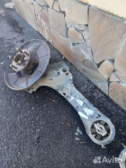 Кулак поворотный задний(левый) Форд Мондео 4