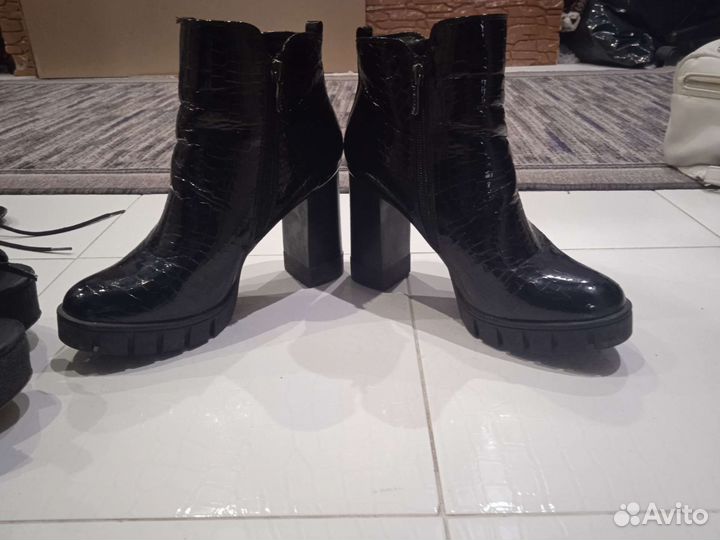 Обувь пакетом 38