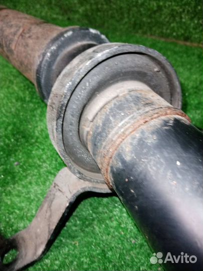 Карданный вал Audi A6 4F C6 ccea (2.8)