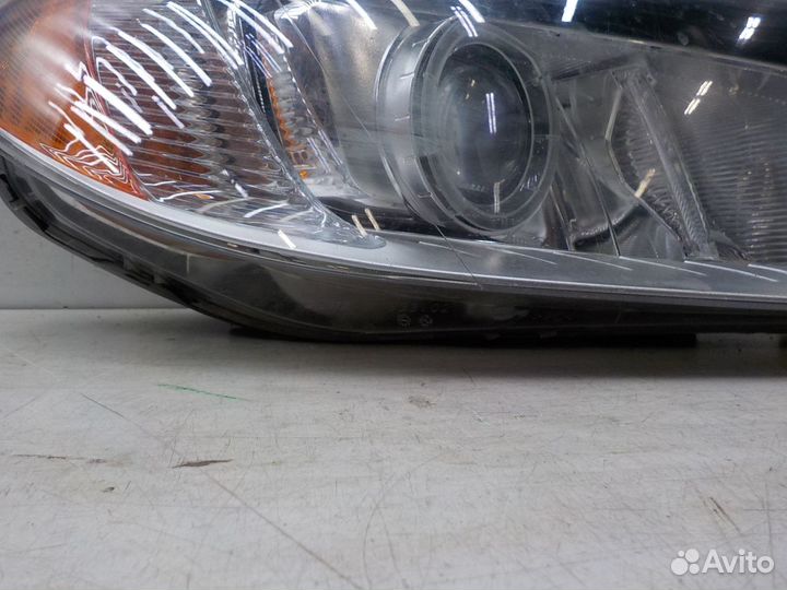 Фара правая на Volvo XC 70