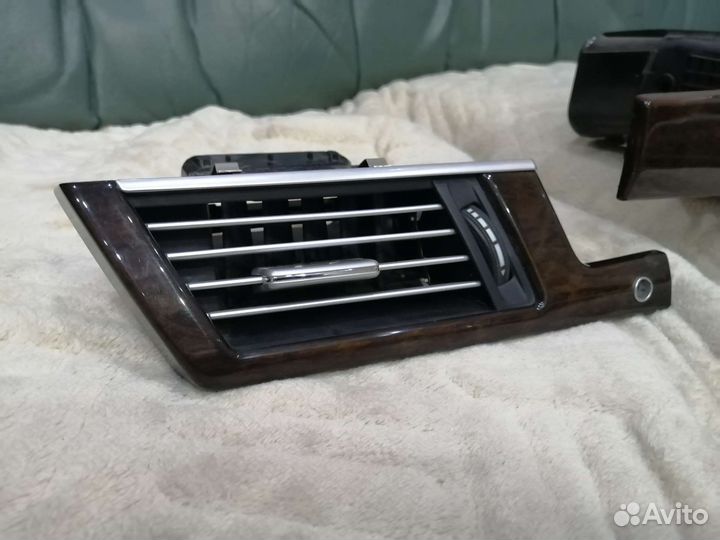 Воздуховоды+накладка на панель Mercedes E-clas