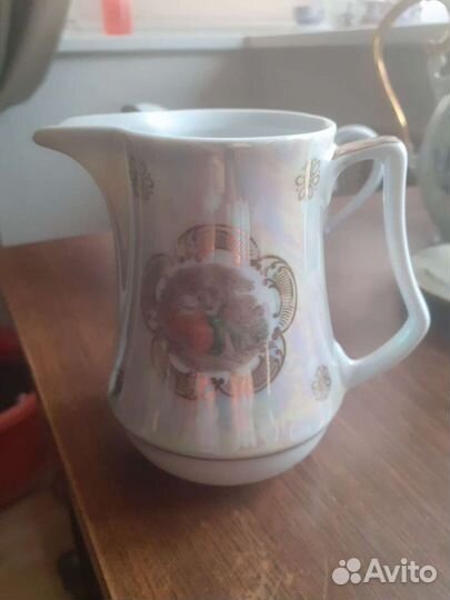 Тарелки и др предметы сервизов