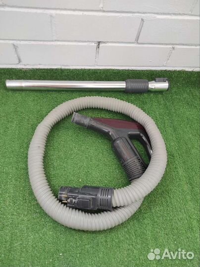 Пылесос Lg VK71109HU с турбощёткой