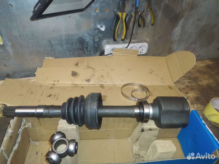 Привод правый внутренний Peugeot 206 1.4 МКПП