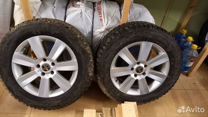 Колеса в сборе зима шипованные 235/60R17