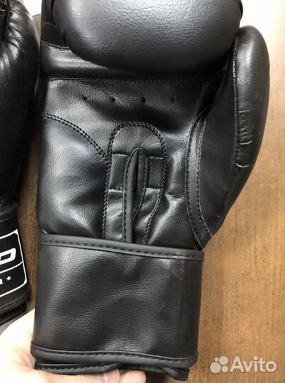 Боксерские перчатки BoyBo