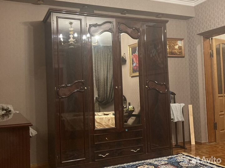 Спальный гарнитур