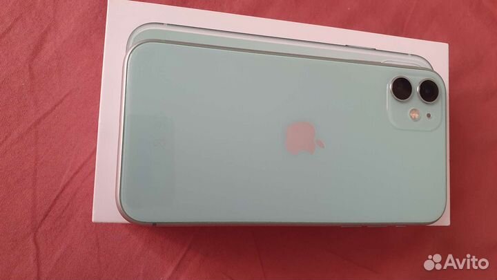 Телефон iPhone 11