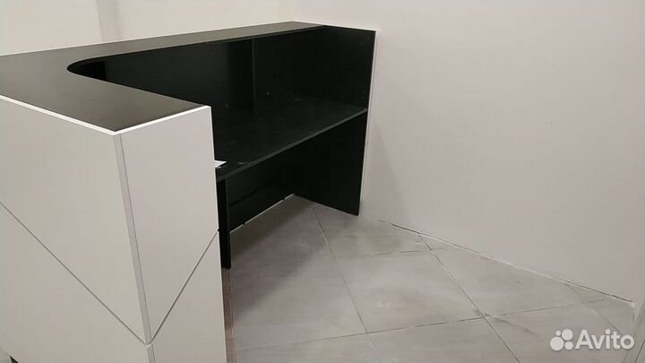 Стойка ресепшн