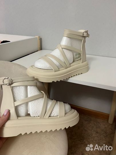 Сандали женские