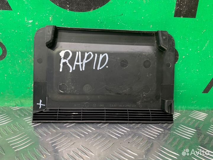 Обшивка багажника правая Skoda Rapid 1 2012