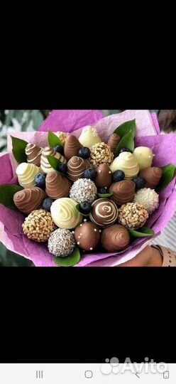 Съедобные букеты из клубники