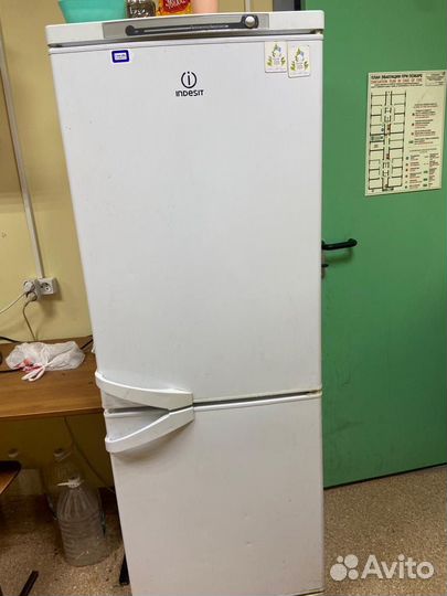 Холодильник indesit