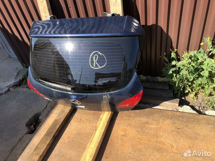 Крышка багажника синяя opel astra J