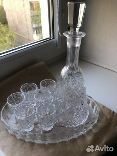 Графин с рюмками хрустальный