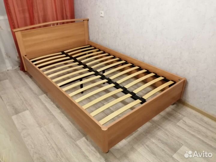 Кровать