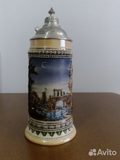 Пивная кружка с металлической крышкой