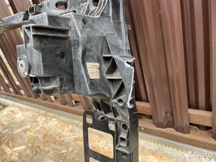 Панель передняя Audi Q7 4M Audi Q8