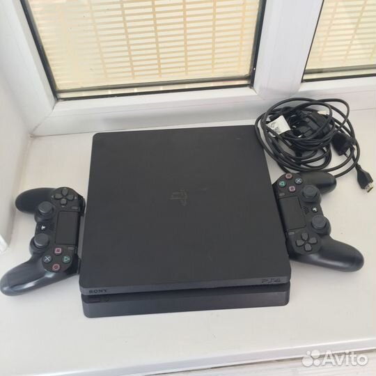 Ps4 slim 1Tb с играми Два Геймпада