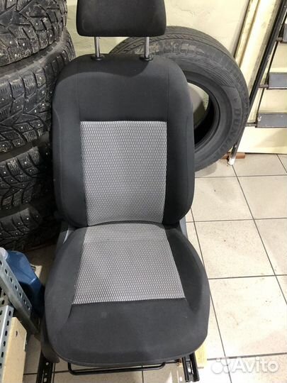 Автомобильное кресло для фольксваген поло