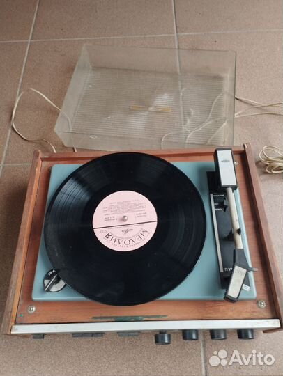Проигрыватель винила СССР