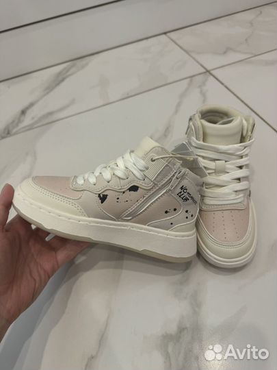 Высокие кроссовки на молнии Zara