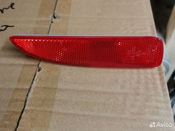 Отражатель заднего бампера правый Mazda 3 BM/BN