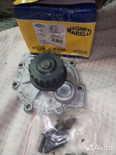 Водяной насос помпа Magneti Marelli 352316171221