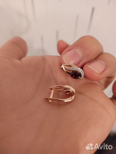 Золотые серьги 585 пробы