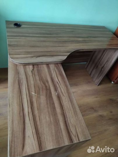 Письменный стол