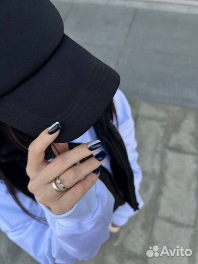 Маникюр в уютной студии