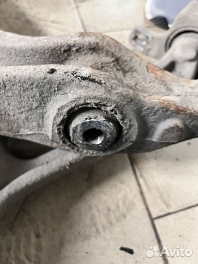 Рычаги передние нижние GL 164