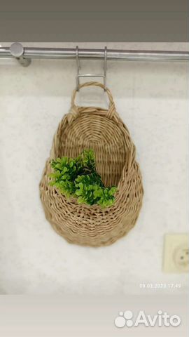 Настенная корзина из бумажной лозы