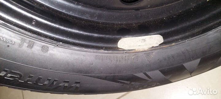 Marshal WinterCraft Ice WI31 215/60 R16