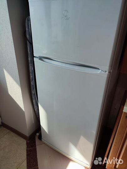 Холодильник indesit в рабочем состоянии