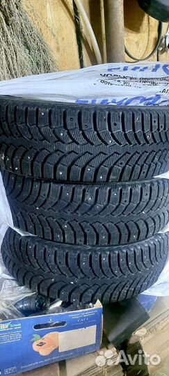 Bridgestone Blizzak Spike-01 185/65 R15 88T