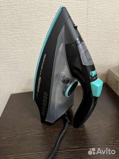 Утюг redmond