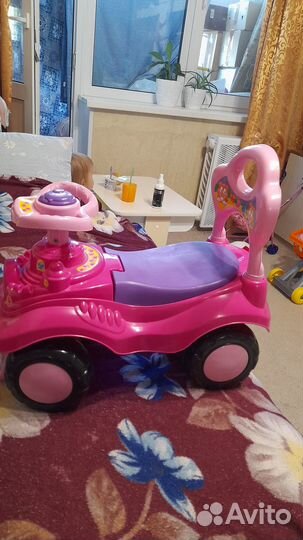 Машинка каталка толокар