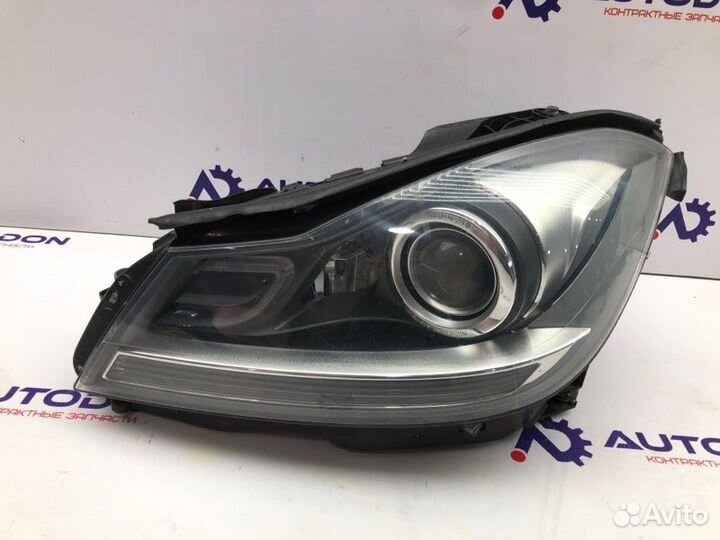 Фара ксеноновая левая Mercedes C-Class W204