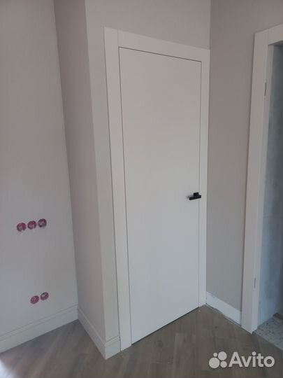 Межкомнатная дверь обратного открывания (от себя)