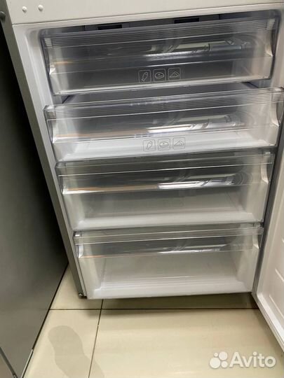 Холодильник-морозильник Haier C2F636cfrgu1